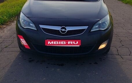 Opel Astra J, 2011 год, 550 000 рублей, 2 фотография