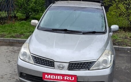 Nissan Tiida, 2005 год, 390 000 рублей, 2 фотография
