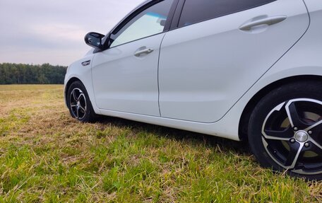 KIA Rio III рестайлинг, 2015 год, 850 000 рублей, 24 фотография