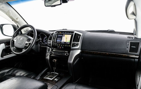 Toyota Land Cruiser 200, 2014 год, 3 299 000 рублей, 10 фотография