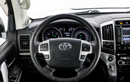 Toyota Land Cruiser 200, 2014 год, 3 299 000 рублей, 12 фотография