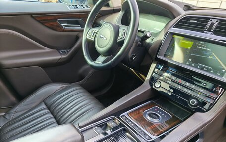Jaguar F-Pace, 2016 год, 2 780 000 рублей, 21 фотография