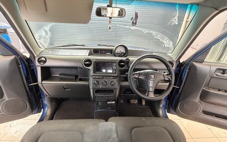 Toyota bB I рестайлинг, 2002 год, 400 000 рублей, 6 фотография