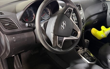 Hyundai Solaris II рестайлинг, 2013 год, 800 000 рублей, 6 фотография