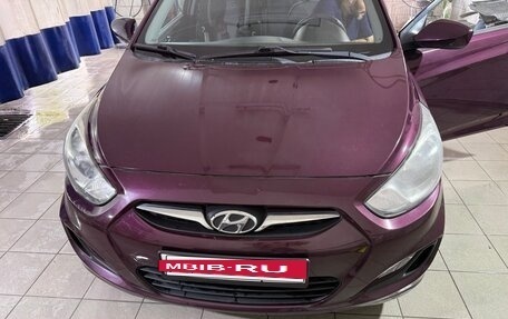 Hyundai Solaris II рестайлинг, 2013 год, 800 000 рублей, 3 фотография