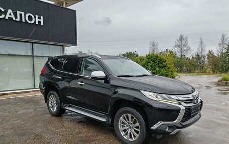 Mitsubishi Pajero Sport III рестайлинг, 2017 год, 2 599 000 рублей, 3 фотография