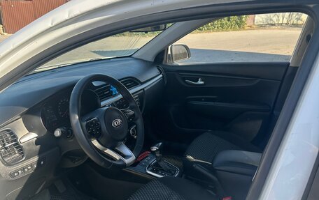 KIA Rio IV, 2018 год, 900 000 рублей, 9 фотография