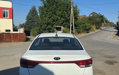KIA Rio IV, 2018 год, 900 000 рублей, 5 фотография