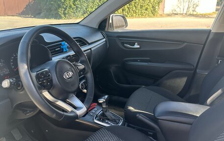 KIA Rio IV, 2018 год, 900 000 рублей, 8 фотография
