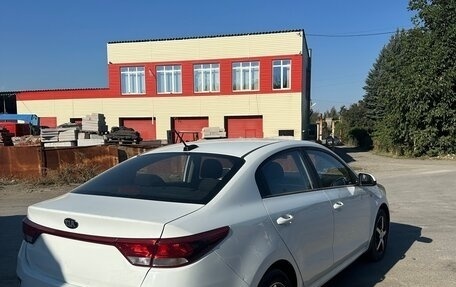 KIA Rio IV, 2018 год, 900 000 рублей, 4 фотография