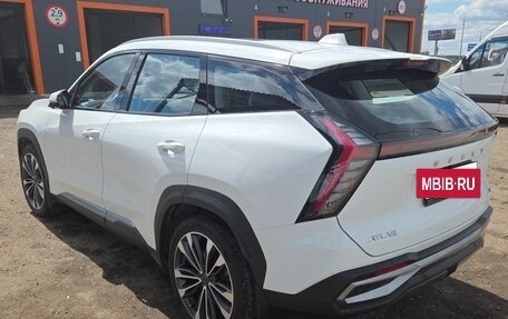 Geely Atlas, 2024 год, 2 700 000 рублей, 3 фотография