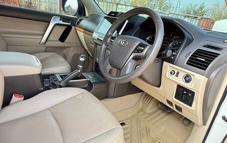 Toyota Land Cruiser Prado 150 рестайлинг 2, 2023 год, 5 500 000 рублей, 8 фотография