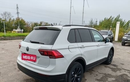 Volkswagen Tiguan II, 2017 год, 1 849 000 рублей, 2 фотография