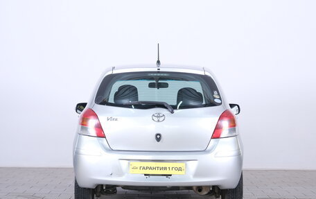 Toyota Vitz, 2010 год, 799 000 рублей, 6 фотография