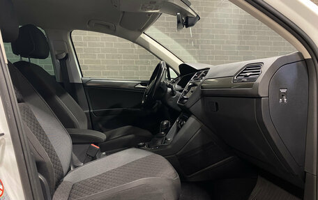 Volkswagen Tiguan II, 2019 год, 2 885 000 рублей, 10 фотография