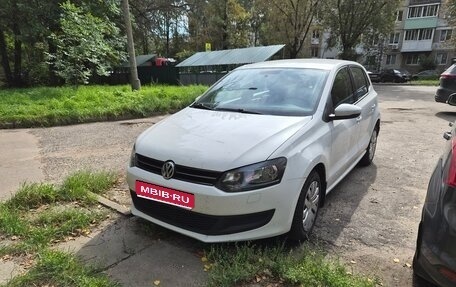 Volkswagen Polo VI (EU Market), 2013 год, 750 000 рублей, 1 фотография