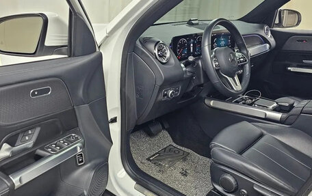 Mercedes-Benz GLB, 2022 год, 4 130 000 рублей, 7 фотография