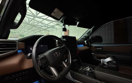 Toyota Tundra, 2022 год, 8 200 000 рублей, 4 фотография