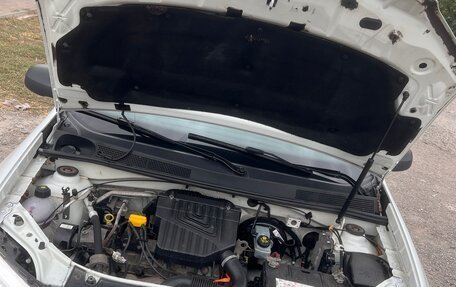Renault Logan II, 2018 год, 355 000 рублей, 13 фотография