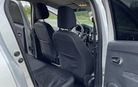 Renault Logan II, 2016 год, 800 000 рублей, 4 фотография