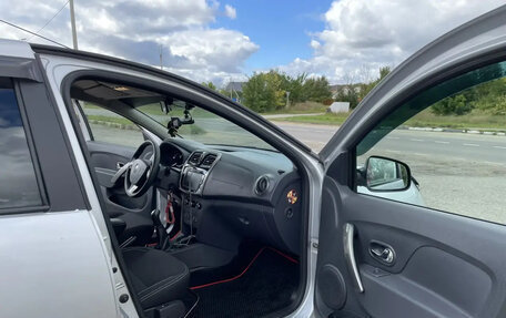 Renault Logan II, 2016 год, 800 000 рублей, 5 фотография