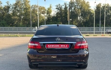 Mercedes-Benz E-Класс, 2011 год, 1 800 000 рублей, 6 фотография