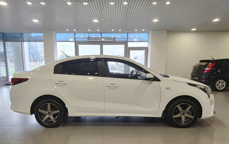 KIA Rio IV, 2021 год, 1 390 000 рублей, 8 фотография