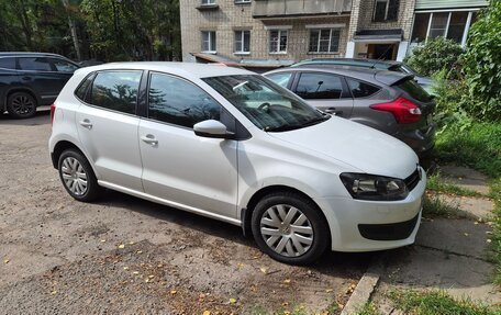 Volkswagen Polo VI (EU Market), 2013 год, 750 000 рублей, 2 фотография