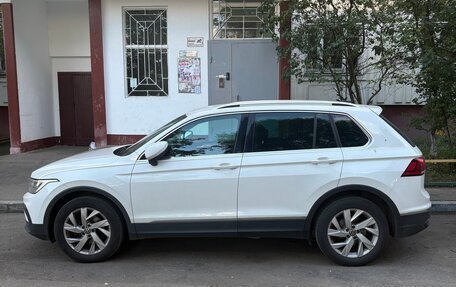 Volkswagen Tiguan II, 2021 год, 2 450 000 рублей, 4 фотография