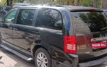 Chrysler Town & Country V рестайлинг, 2008 год, 600 000 рублей, 6 фотография