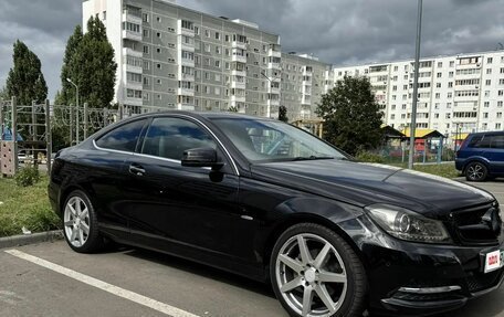 Mercedes-Benz C-Класс, 2011 год, 1 350 000 рублей, 2 фотография