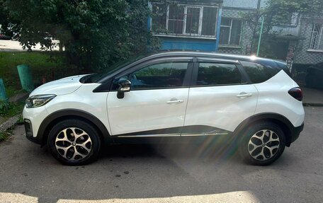 Renault Kaptur I рестайлинг, 2016 год, 1 400 000 рублей, 2 фотография