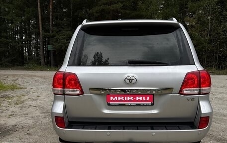 Toyota Land Cruiser 200, 2011 год, 3 500 000 рублей, 2 фотография