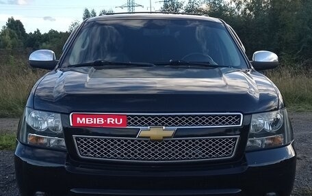 Chevrolet Tahoe III, 2013 год, 2 200 000 рублей, 1 фотография