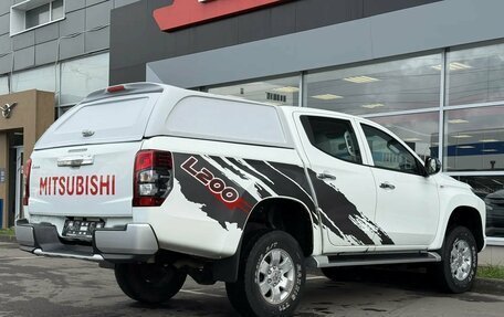 Mitsubishi L200 IV рестайлинг, 2022 год, 3 950 000 рублей, 6 фотография