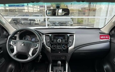 Mitsubishi L200 IV рестайлинг, 2022 год, 3 950 000 рублей, 7 фотография