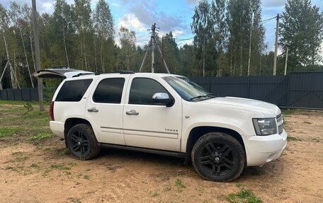 Chevrolet Tahoe III, 2013 год, 2 500 000 рублей, 3 фотография