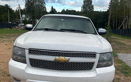 Chevrolet Tahoe III, 2013 год, 2 500 000 рублей, 2 фотография