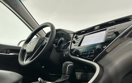 Toyota Camry, 2019 год, 2 600 000 рублей, 24 фотография