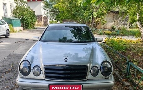 Mercedes-Benz E-Класс, 1997 год, 400 000 рублей, 1 фотография