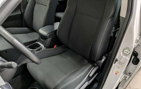 Toyota RAV4, 2018 год, 2 740 000 рублей, 14 фотография