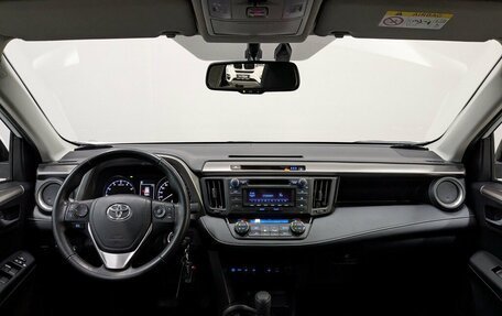 Toyota RAV4, 2018 год, 2 740 000 рублей, 24 фотография