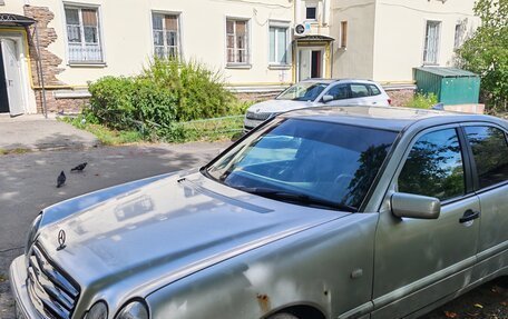 Mercedes-Benz E-Класс, 1997 год, 400 000 рублей, 6 фотография