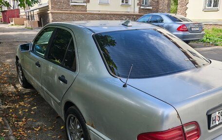 Mercedes-Benz E-Класс, 1997 год, 400 000 рублей, 7 фотография