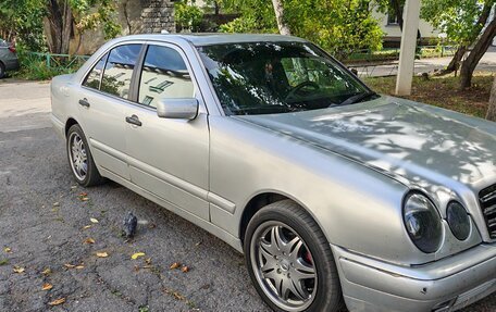 Mercedes-Benz E-Класс, 1997 год, 400 000 рублей, 9 фотография