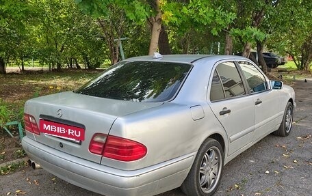 Mercedes-Benz E-Класс, 1997 год, 400 000 рублей, 8 фотография