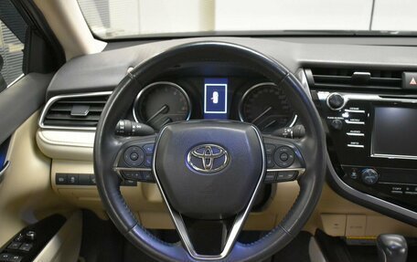 Toyota Camry, 2020 год, 2 999 000 рублей, 8 фотография
