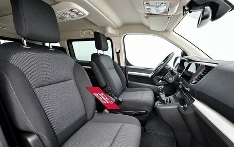 Peugeot Traveller I, 2019 год, 2 140 000 рублей, 15 фотография