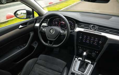 Volkswagen Passat B8 рестайлинг, 2017 год, 2 399 000 рублей, 10 фотография