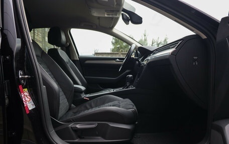 Volkswagen Passat B8 рестайлинг, 2017 год, 2 399 000 рублей, 24 фотография